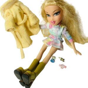 Bratz Chloe Blonde Blue Eyed Doll MGA Blonde 2001 MGA With Accessories